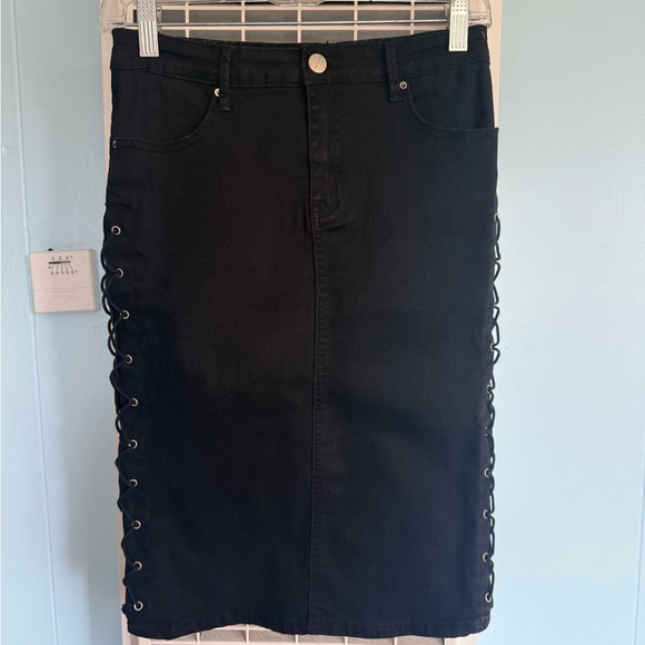 Renuar Black Lace-Up Denim Skirt - Picture 1 of 8